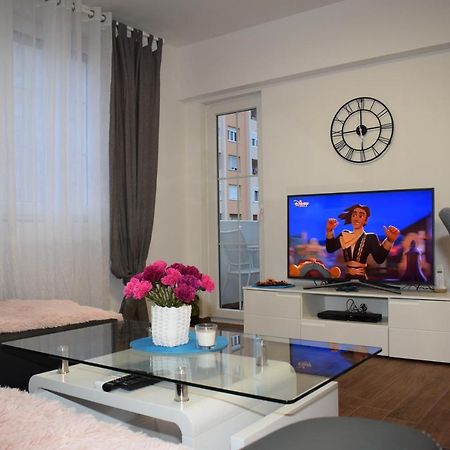 Apartment Trixi Pula Ngoại thất bức ảnh